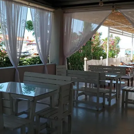 Kleart Hotel Golem (Tirana)